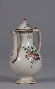 Pesaro (XVIII Secolo), Caffettiera alla rosa in maiolica policroma